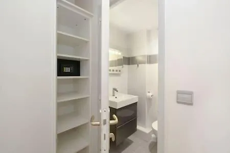 Appartamento 402 -studio Elegant Et Confortable A 5 - Flat-guest